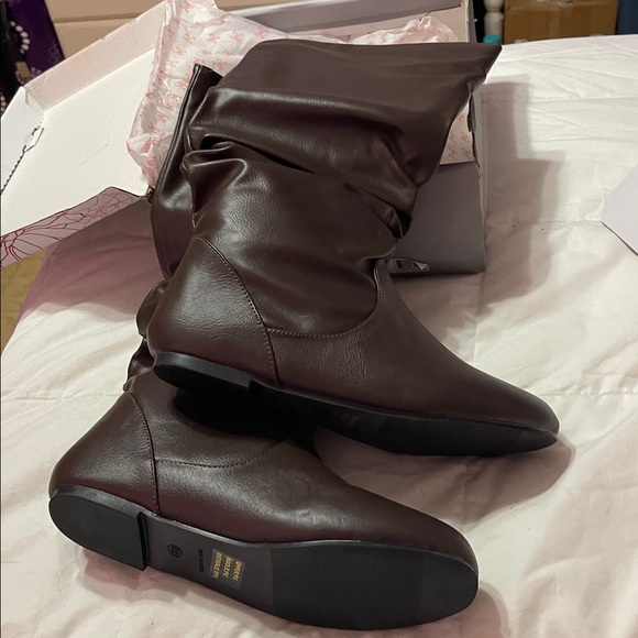 Elegant Over the Knee Brown Boots - Picture 4 of 10